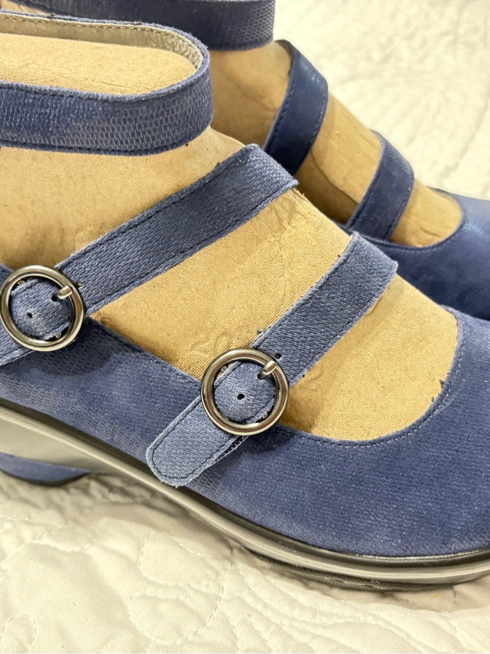 New in Box! Jambu Navy Shimmer Triple-Strap Mary Jane Wedge Heels - Picture 4 of 17